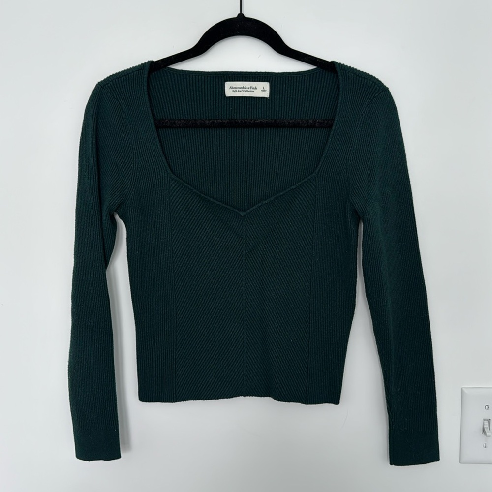 Donating 6/1/26 Abercrombie & Fitch Cropped Sweater Long Sleeve, Green - Size L